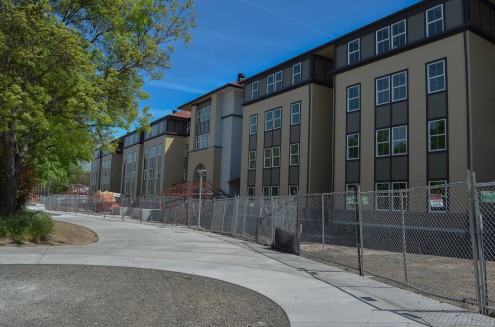 The new dorms right outside the McNeil Pavilion. (Karoline Curcin/The Siskiyou)