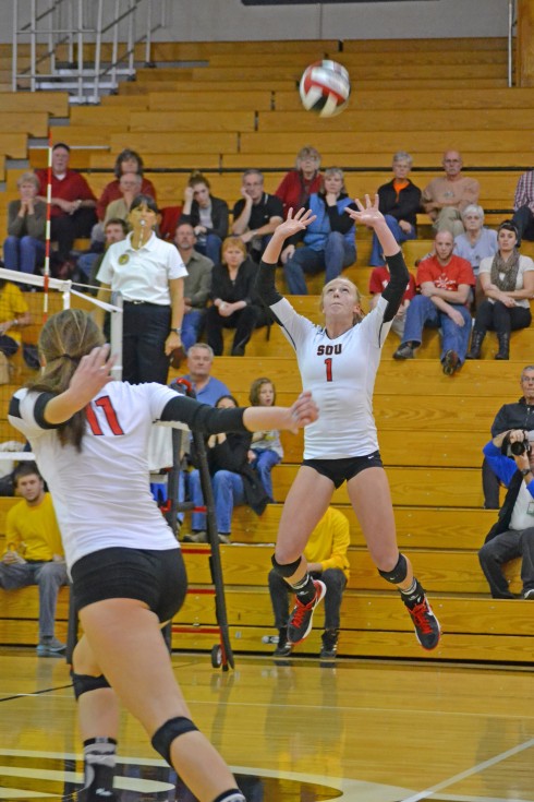 Lauren McGowne and two raider earn CCC all-conference team. (Photo Cred: Miranda Stiles/The Siskiyou)