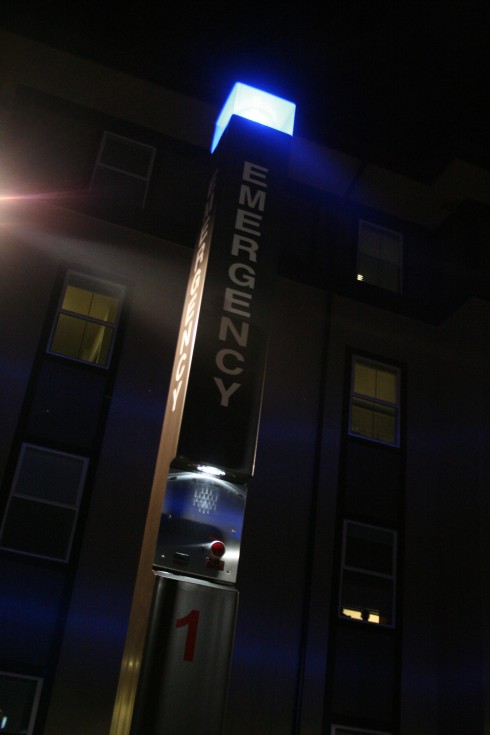 Resident hall emergency lights. (Photo Cred: The Siskiyou/Kelsi Fasano)
